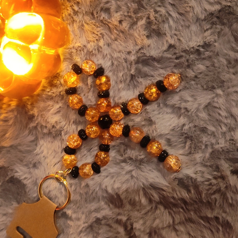 Halloween Inspired Key Chain. Beautiful Orange And Black Beads Made Into A Bow🎃